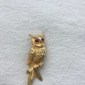 Vintage Gold Tone Owl Pin with Ruby-like Eyes